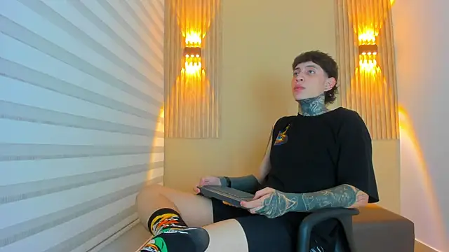 DANTE ARMSTRONG online show from November 26, 3:51 am