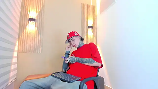 DANTE ARMSTRONG online show from December 4, 3:49 am