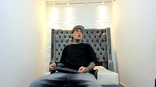 DANTE ARMSTRONG online show from December 20, 3:46 am