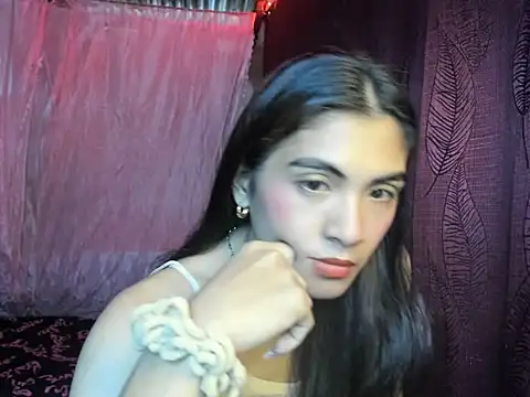 ursexykittykat xx online show from November 19, 6:35 am