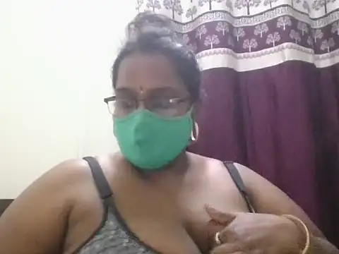hootypriya online show from December 15, 5:06 pm