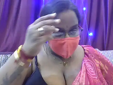 hootypriya online show from March 4, 12:55 pm