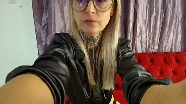 TattooTemptress online show from November 16, 5:13 am