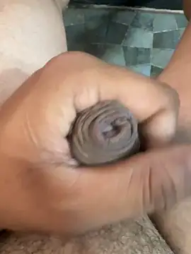 Qwert9012 online show from February 1, 7:40 am