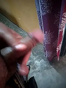 Snapshot of 69_HOT_69 chatting on December 3, 5:15 am 69 HOT 69 online show from December 3, 5:15 am