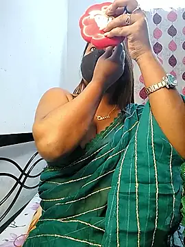 Snapshot of LoveLy-Soneya chatting on February 13, 12:12 pm LoveLy-Soneya online show from February 13, 12:12 pm