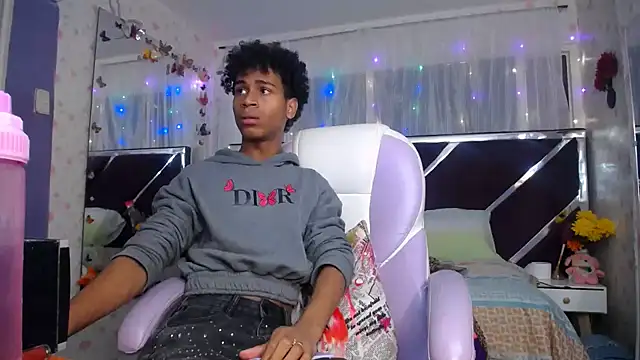 Santy bigcock 01 online show from March 28, 2:38 pm