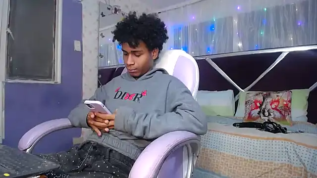 Santy bigcock 01 online show from March 29, 6:19 pm