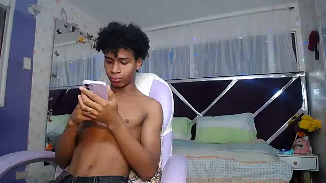 Santy bigcock 01 online show from March 30, 1:56 pm