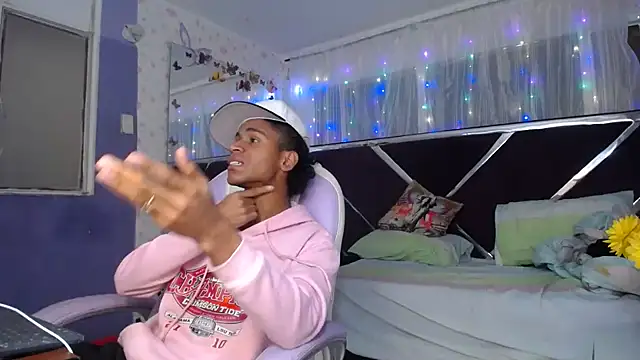 Santy bigcock 01 online show from May 3, 3:07 pm