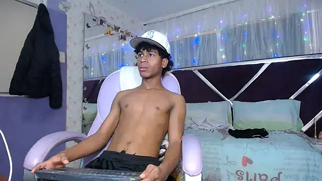 Santy bigcock 01 online show from May 9, 4:34 pm