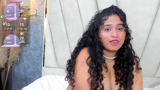 Snapshot of alana-silva chatting on March 29, 4:29 pm alana-silva online show from March 29, 4:29 pm