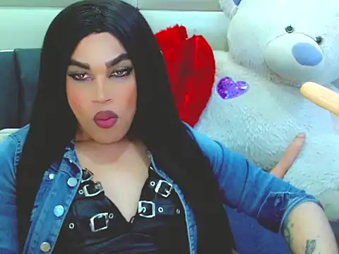 Snapshot of NharaBigCock chatting on February 18, 7:43 pm NharaBigCock online show from February 18, 7:43 pm