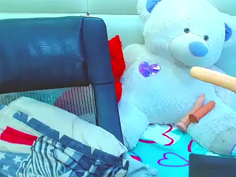 Snapshot of NharaBigCock chatting on March 6, 7:32 pm NharaBigCock online show from March 6, 7:32 pm