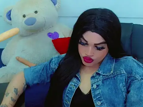 Snapshot of NharaBigCock chatting on March 18, 7:28 pm NharaBigCock online show from March 18, 7:28 pm