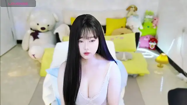 Snapshot of Nina37 chatting on January 14, 8:14 pm Nina37 online show from January 14, 8:14 pm