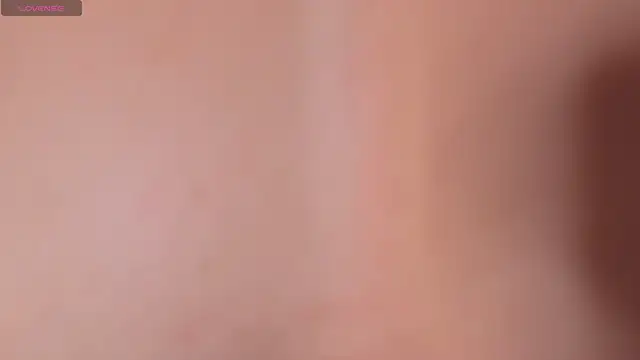 Snapshot of violett_fowlerxx chatting on May 11, 5:35 am violett fowlerxx online show from May 11, 5:35 am