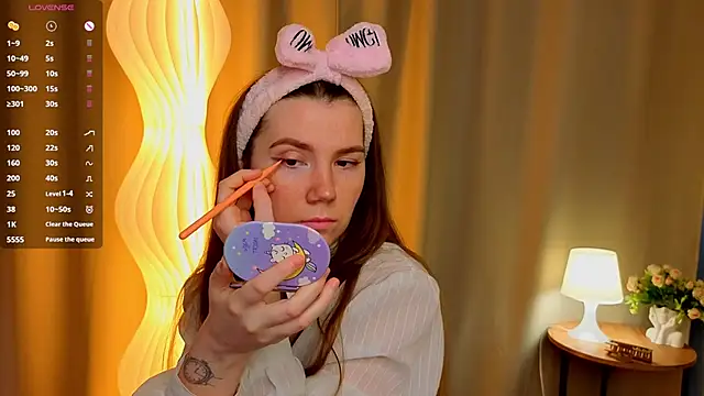 MelitaMoote online show from December 3, 6:21 am