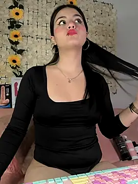 Lorenaa1 online show from May 3, 9:21 pm