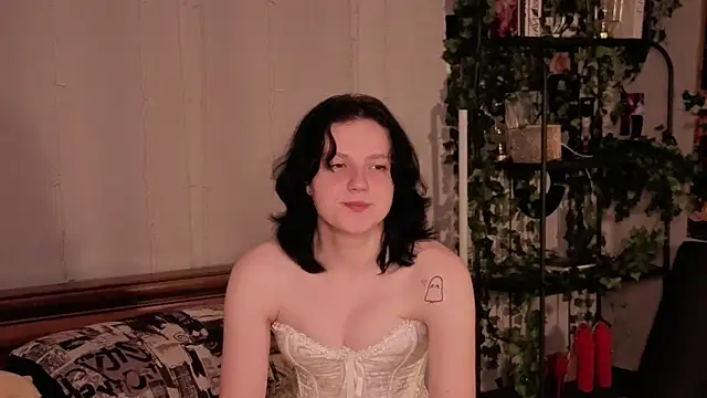 Snapshot of LatinaHuguenin chatting on January 12, 7:08 pm LatinaHuguenin online show from January 12, 7:08 pm