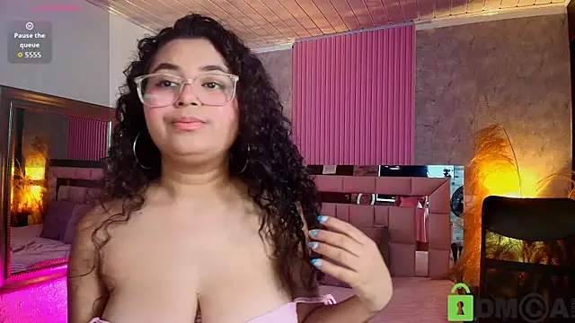 Snapshot of griselle_rousse chatting on March 26, 8:03 pm griselle rousse online show from March 26, 8:03 pm