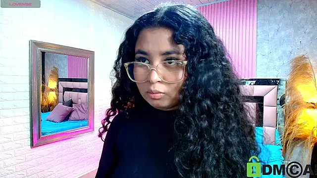 Snapshot of griselle_rousse chatting on April 11, 12:04 am griselle rousse online show from April 11, 12:04 am
