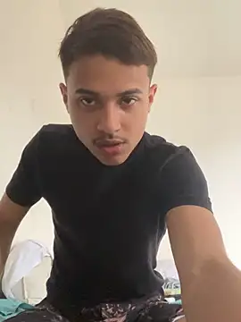 Guinovinho01 online show from November 4, 8:19 pm