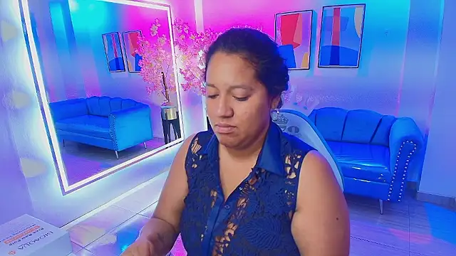 Snapshot of Alondra_gomexxx chatting on January 17, 3:33 am Alondra gomexxx online show from January 17, 3:33 am