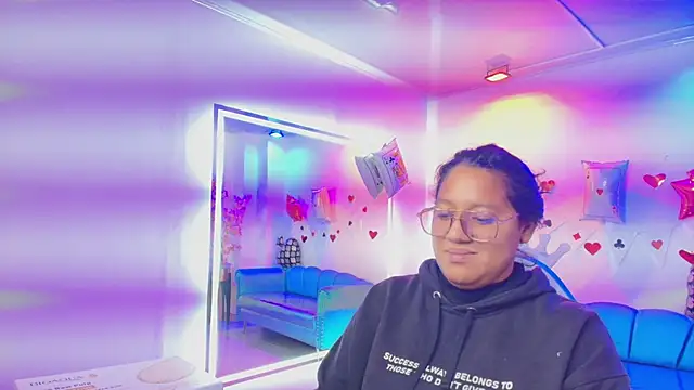 Snapshot of Alondra_gomexxx chatting on February 17, 3:47 am Alondra gomexxx online show from February 17, 3:47 am