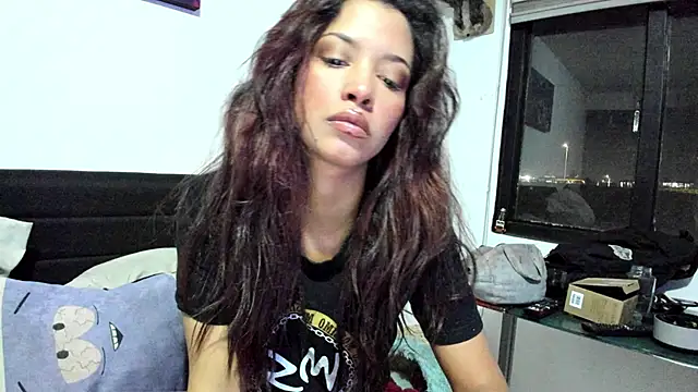 Snapshot of cat_rose_25 chatting on November 21, 12:54 am cat rose 25 online show from November 21, 12:54 am