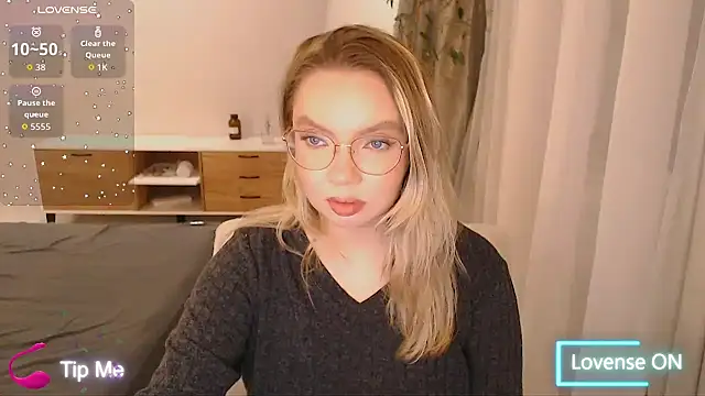 PolinaXXXXJones online show from February 7, 8:01 pm