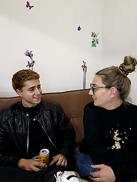 minervaystiven online show from November 12, 2:45 am