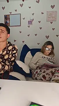 Snapshot of minervaystiven chatting on March 18, 5:43 am minervaystiven online show from March 18, 5:43 am