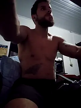 Snapshot of lucweed chatting on February 17, 12:29 am lucweed online show from February 17, 12:29 am