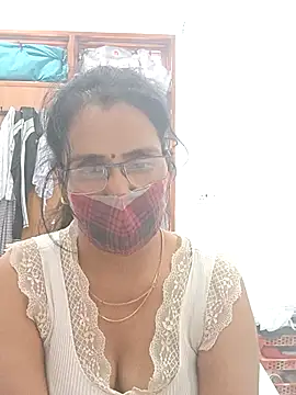 sanjana077 online show from April 1, 8:15 am