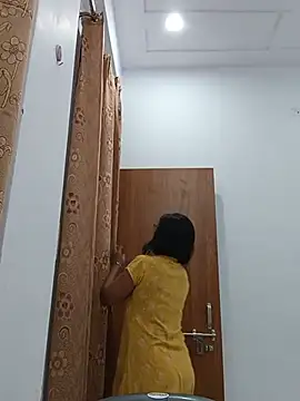 sanjana077 online show from May 18, 3:02 am
