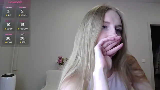 Snapshot of olliebells chatting on February 9, 5:50 pm olliebells online show from February 9, 5:50 pm