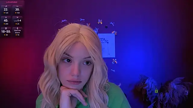 Snapshot of mia_starrr_ chatting on January 5, 8:01 pm mia starrr online show from January 5, 8:01 pm