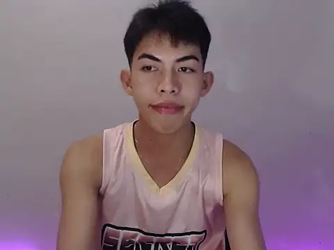 Urhotsilverboy online show from May 6, 5:18 pm