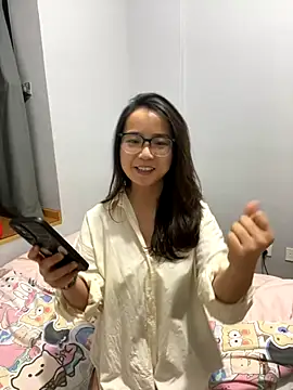 Hmm 0303 online show from December 18, 2:34 pm