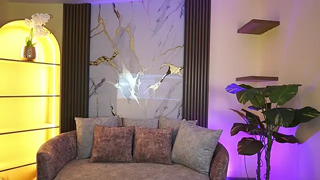 TessaaFox online show from March 30, 7:15 pm