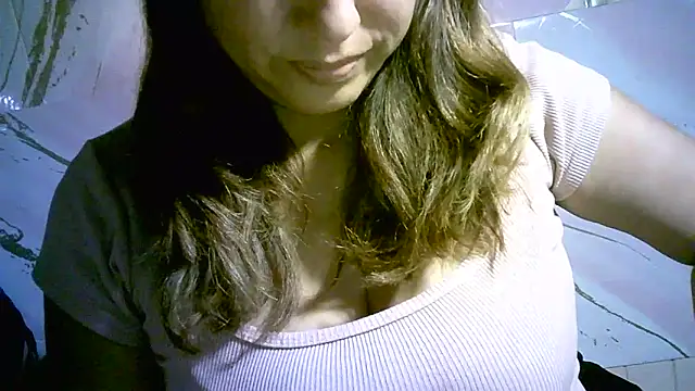 Zulreyna online show from May 9, 3:12 am