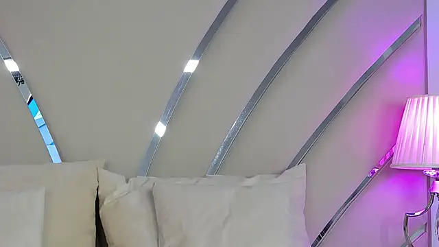 Snapshot of IvyNox chatting on December 1, 6:46 pm IvyNox online show from December 1, 6:46 pm