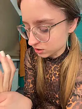 EveLunny online show from February 1, 3:05 am