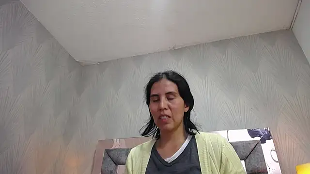 GiselaZivic online show from May 6, 7:08 pm