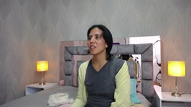 GiselaZivic online show from May 11, 6:49 pm
