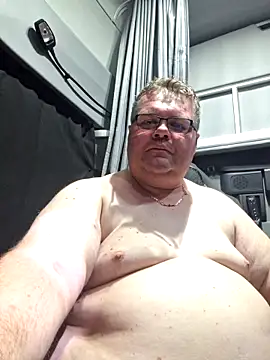 Snapshot of Grase44 chatting on November 12, 9:25 pm Grase44 online show from November 12, 9:25 pm