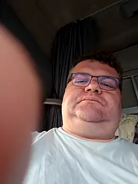 Snapshot of Grase44 chatting on November 15, 7:27 am Grase44 online show from November 15, 7:27 am