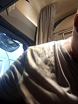 Snapshot of Grase44 chatting on November 18, 8:57 pm Grase44 online show from November 18, 8:57 pm