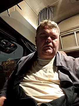 Snapshot of Grase44 chatting on November 29, 3:42 am Grase44 online show from November 29, 3:42 am